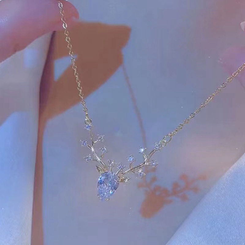 Kalung Rantai Dengan Liontin Rusa Kecil Untuk Wanita