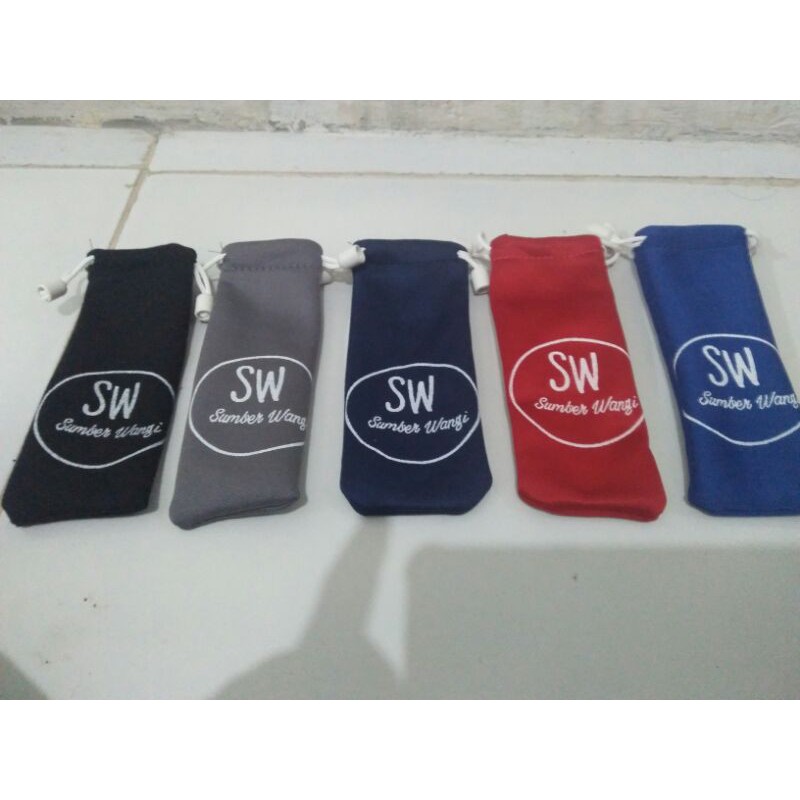 

kantong / sarung farfum sablon bahan bludu warna random ukuran 35 Mili Casa