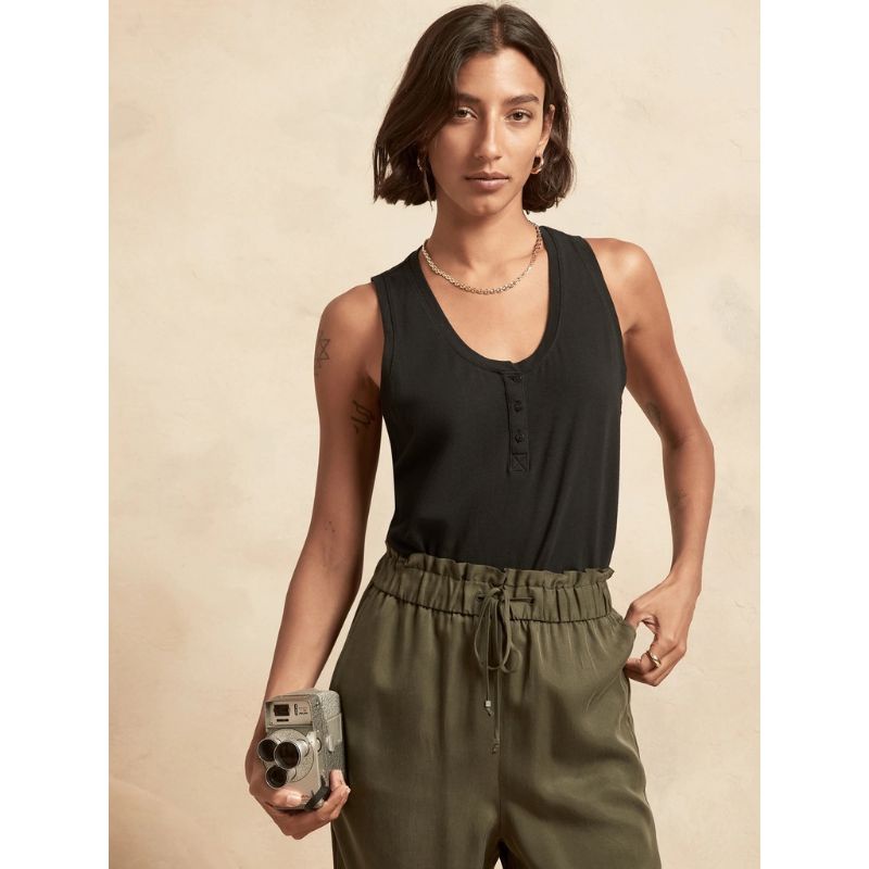 BANANA REP Timeless Scoop-Neck Henley Tank