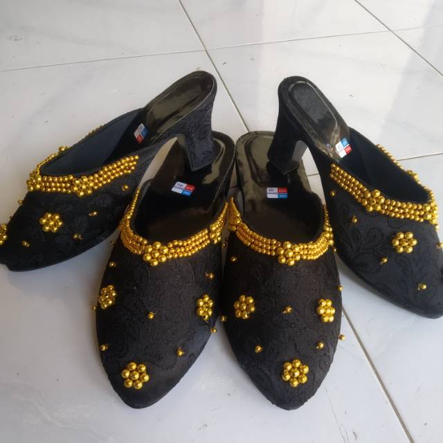 Selop pengantin sepatu pengantin sepasang