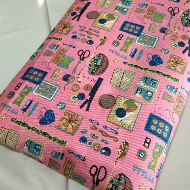 

Kanvas alat jahit pink