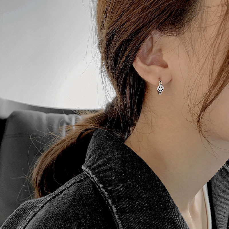 We Flower Anting Hoop s925 Silver Model Bunga Smiley Face Hollow Gaya Vintage Untuk Wanita