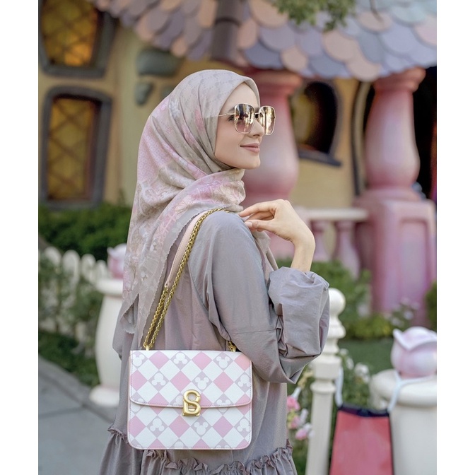 dream park disney buttonscarves milk tea