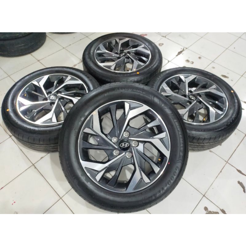 Velg Mobil Second OEM Hyundai Creta Ring 17x6,5 Pcd 5x114,3 + Ban GY 215 60 R17 Buat Inova Terios HR