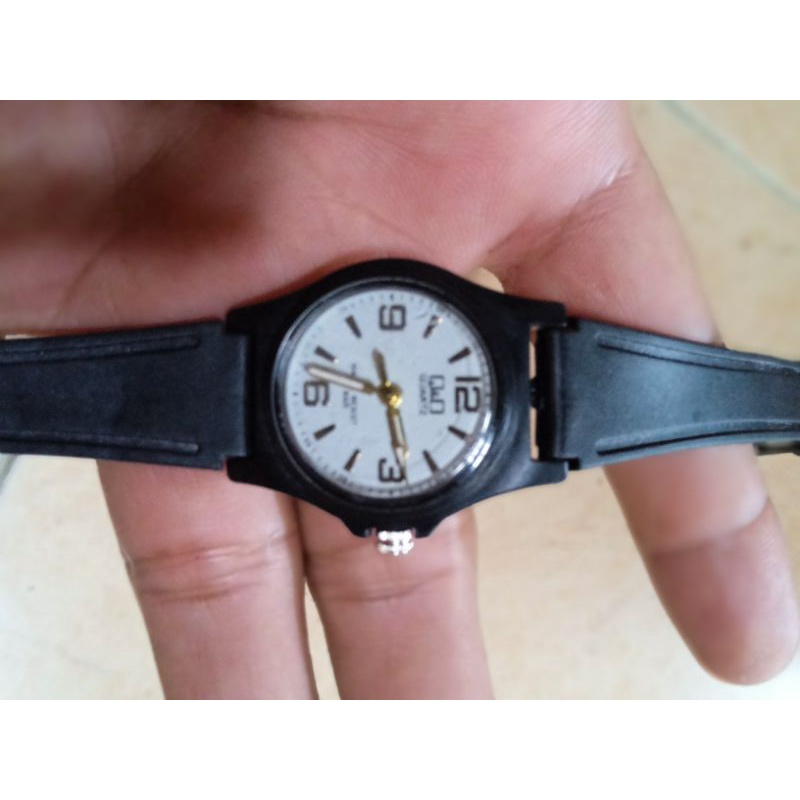 Jam Tangan Wanita Diameter Mini/jam wanita ukuran kecil-Putih Q. Q