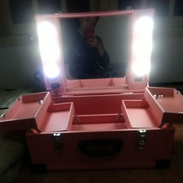 Beautycase Ukuran 50 Cm Dengan Tutup Rak Akrilik