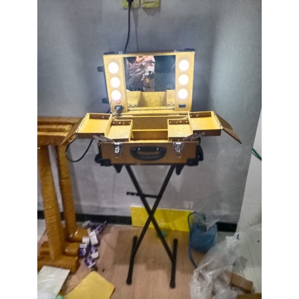 BEAUTYCASE/KOPER MAKEUP MINI 6 LAMPU FREE KAKI STAND