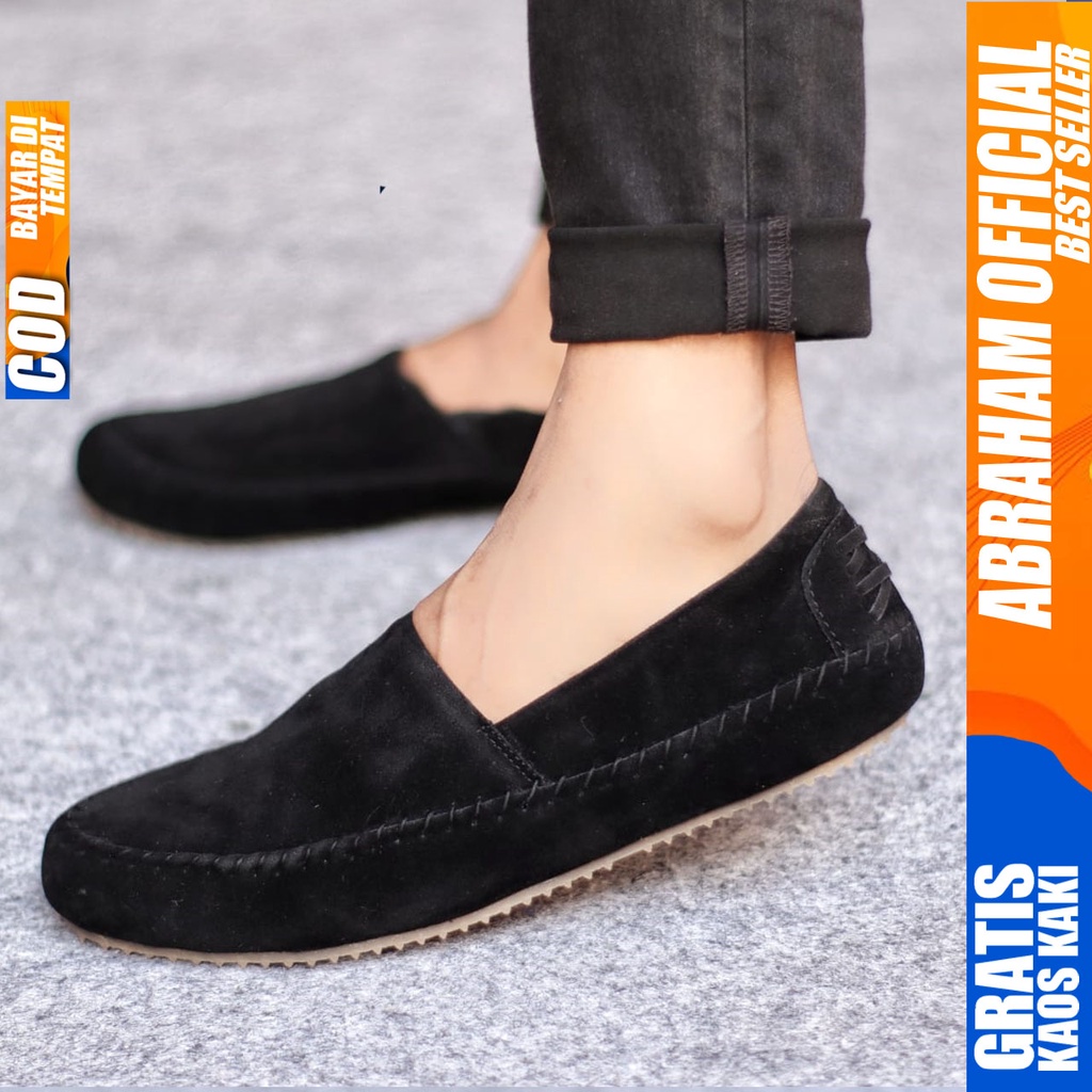 Sepatu Slip on Pria Santai Casual Formal Suede Kerja Kantor Kuliah Kondangan Hitam Keren Terbaru