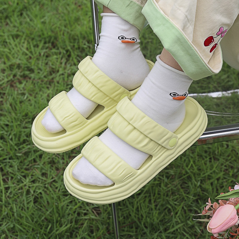 Sendal Slop JISOO Wanita Anti Slip Ringan Nyaman Stylish Sandal Slip On Fashionable Indoor Outdoor Comfortable Terbaru
