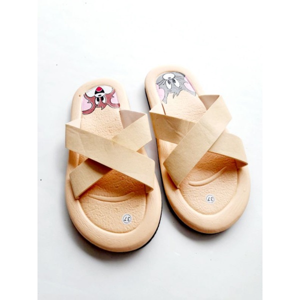 new Sandal Selop Silang Terbaru Arkn023