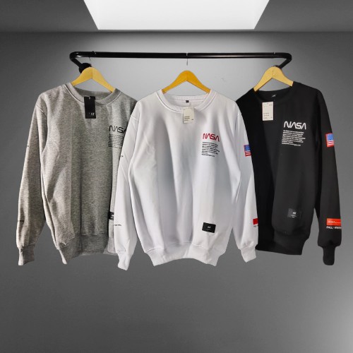 Crewneck Pria/ Baju Sweater wanita Pria model Nasa Bahan Fleece premium -Hitam