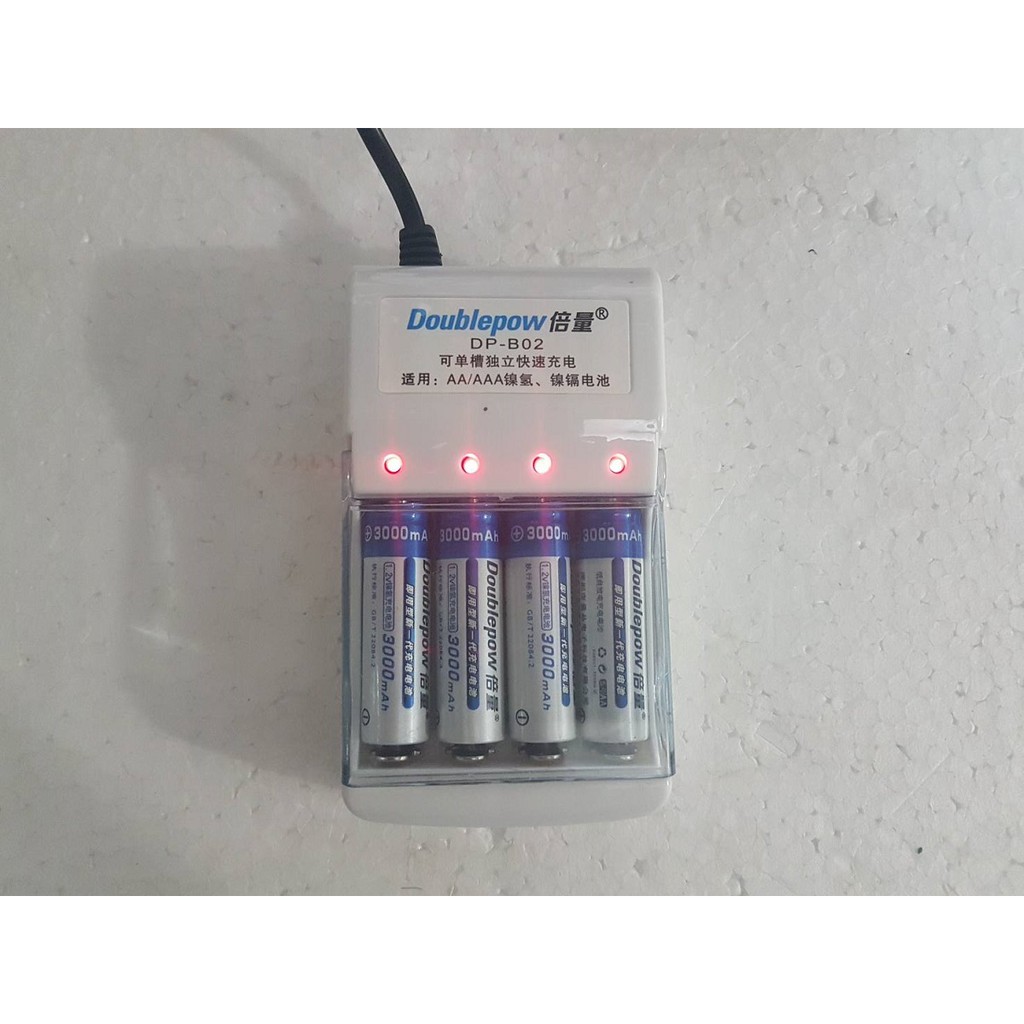 Paket charger 4 slot in 1 + 4 pcs bat rechargeable cas AA 3000 mAh untuk baterai remote AC TV mouse