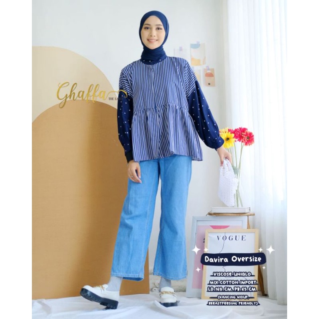 Davira Oversize blouse motif garis by Ghaffa the label