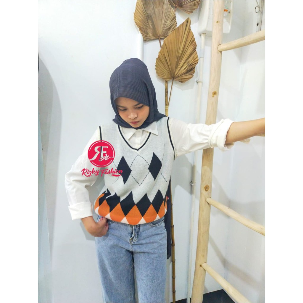 Argyle vest/diamond vest /rompi rajut ootd