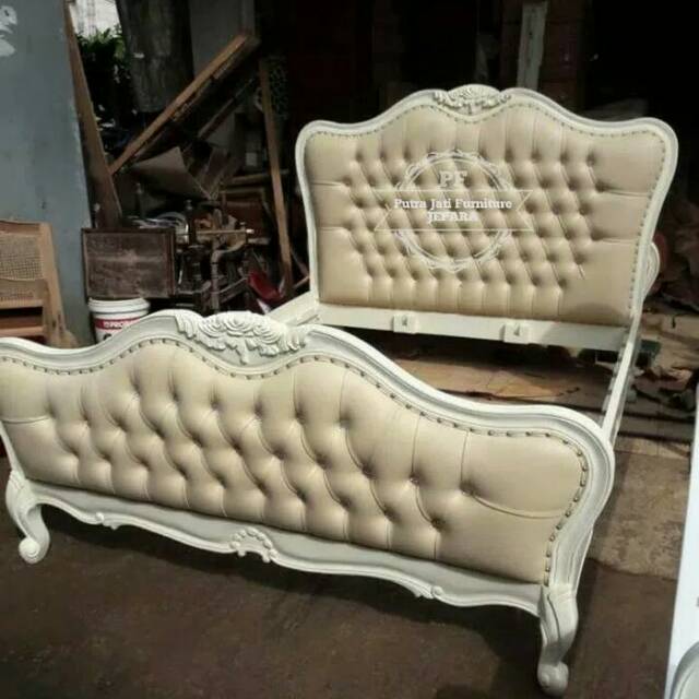 Dipan Tempat Tidur Kayu Jati Ukir Warna Putih Free Ongkir