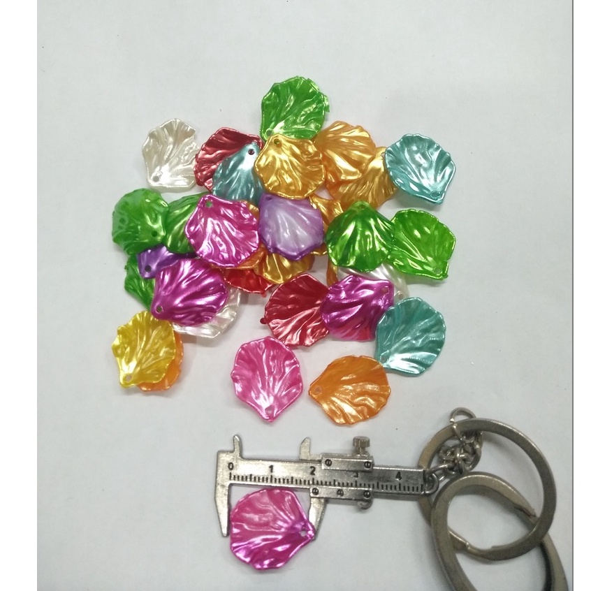 Mote/Manik Kerang Mutiara Kecil, Sedang dan Besar Rangkaian Bunga Akrilik/Aksesoris Kalung Kemasan 1