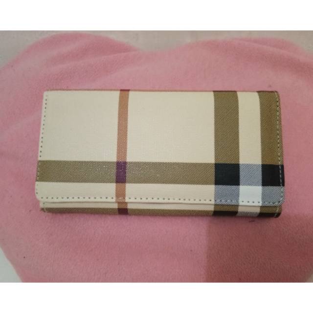 Dompet blueberry. cream