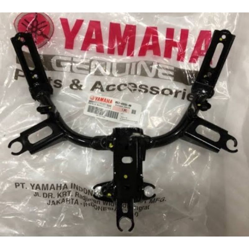 STAY BRACKET DUDUKAN LAMPU DEPAN NEW R25 V2 BS7-F8356-00 ORIGINAL