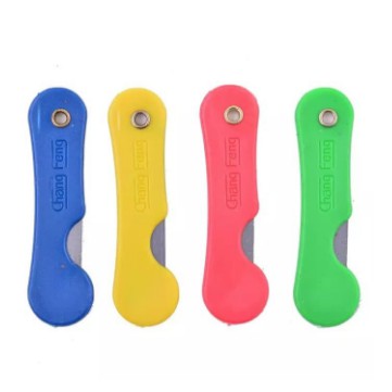 

Silet / Pisau Lipat Mini / Cutter Lipat 1 renteng 12pcs