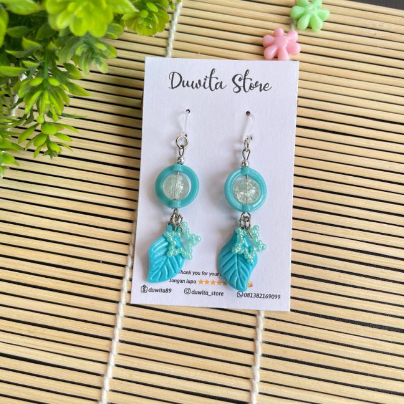 HANDMADE ANTING DEWASA KAITAN PLASTIK/SILVER MOTIF MUTIARA DAUN