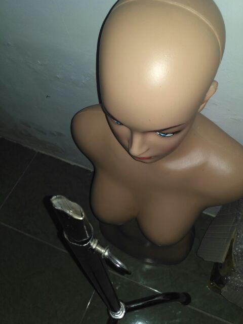 Manekin Gamis Torso Cewek Dan Kaki Besi Via Jne Trucking