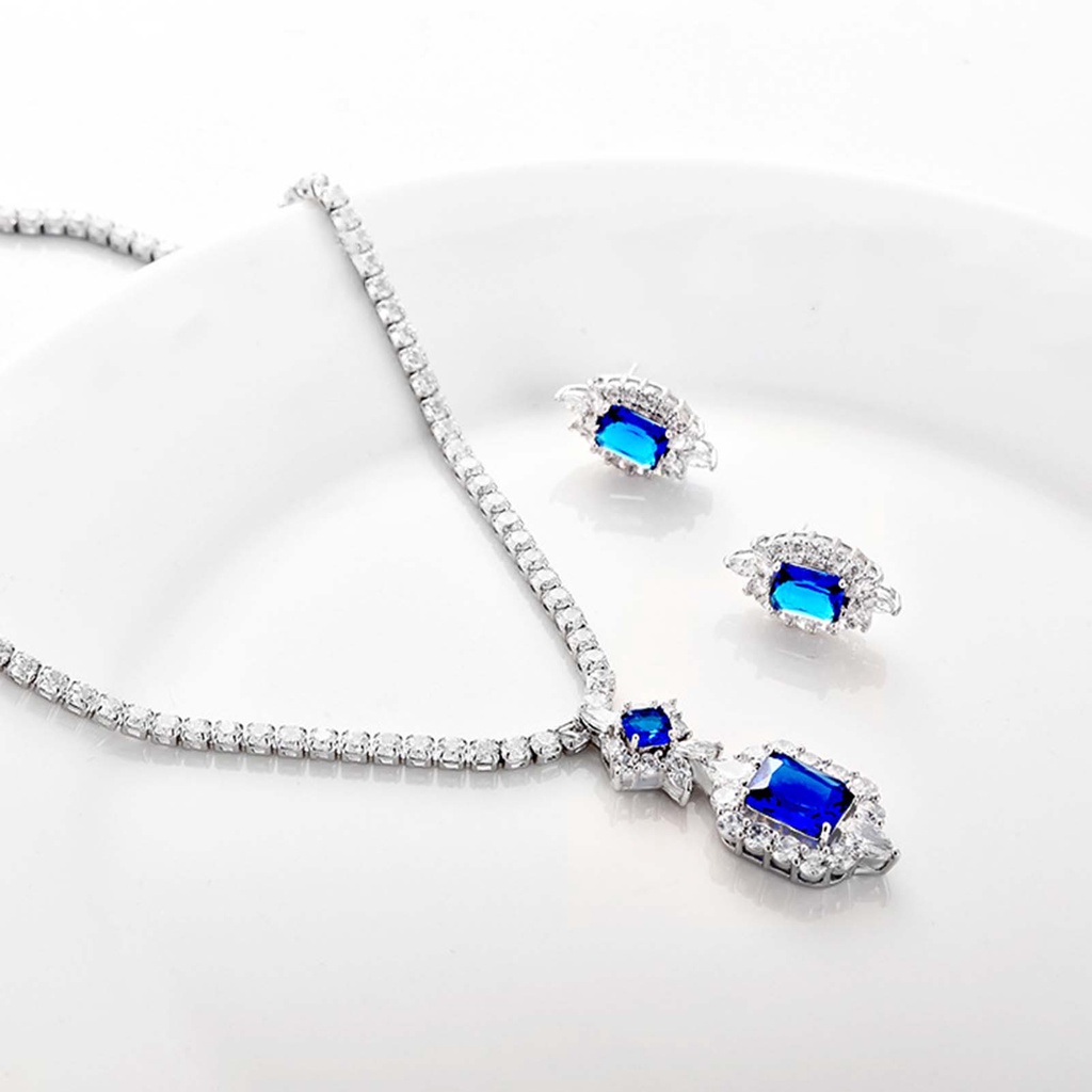 Hu Hu Hu Hu Hu Alat Bantu Pasang Kacamata♡ 1 Set Anting Tusuk + Kalung Rantai Dengan Liontin Kubik Zirkonia Inlaid Untuk Wanita