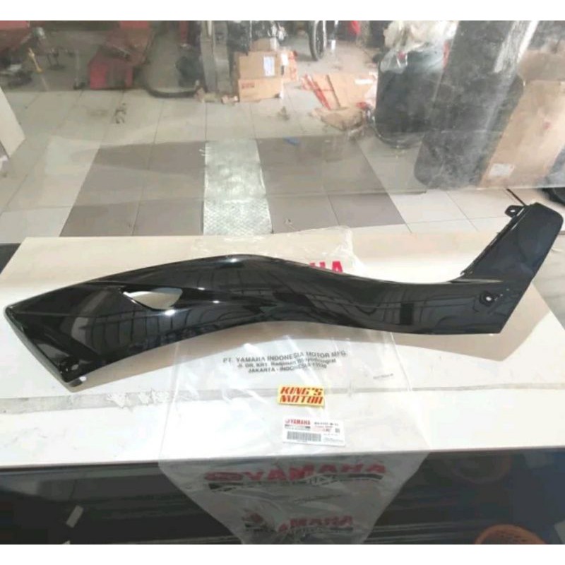 COVER SIDE  BODY TENGAH DELTA BOX SAMPING TANGKI XMAX 250 KANAN ORIGINAL YGP