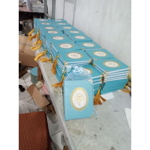 

BUKU YASIN HARDCOVER PITA RUMBAY DAN SIKU BUNGA BERLIAN