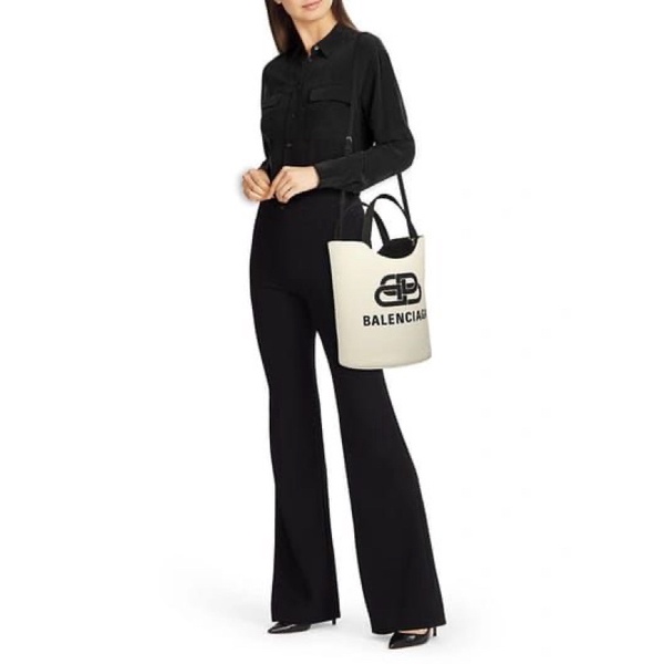 Balenciaga bucket bag wave  beige natural M