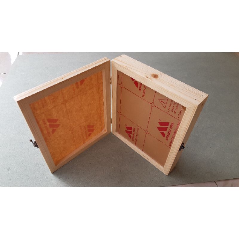 Pigura 3D Jati Belanda