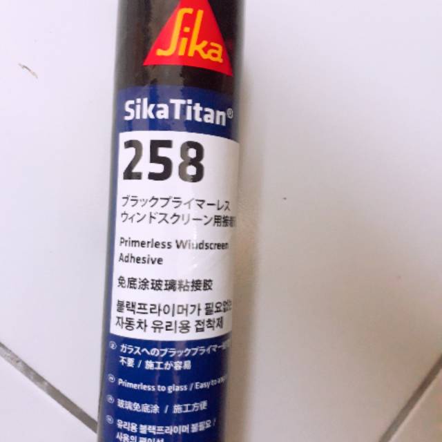 Sika titan 258/lem kaca mobil black.