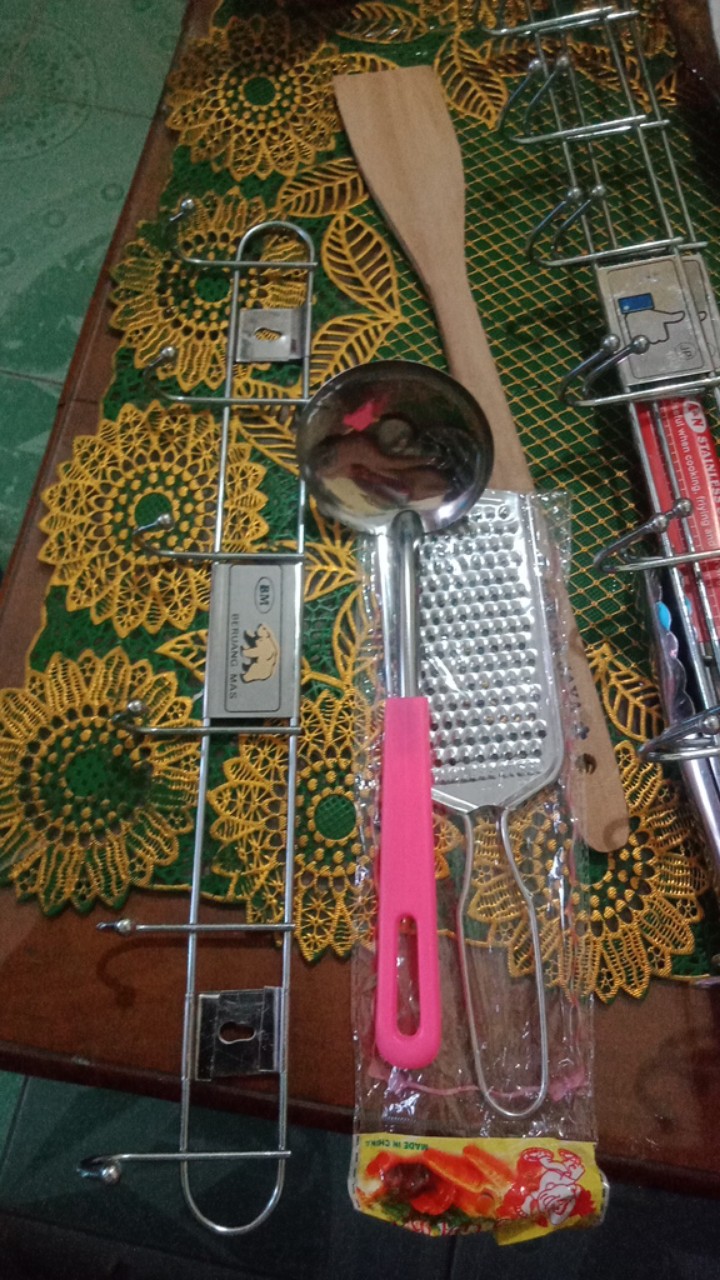 Kastok Capstok Kapstock Gantungan Baju Isi 6 Kait