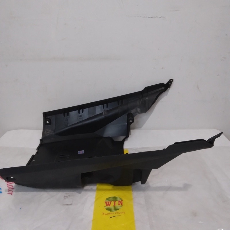 Dek Bawah Kolong Vario 125 150 2015 2016 2017 | footrest bawah