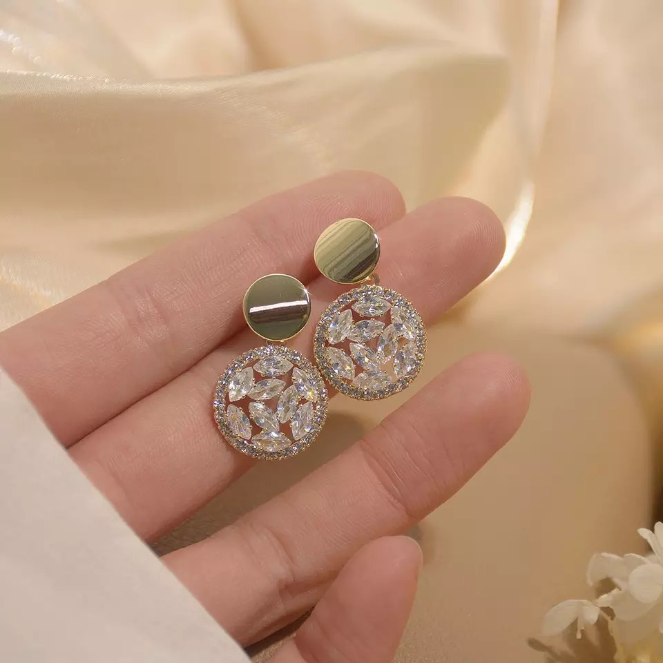 Bright Round High-end Earrings Trendy Korean Temperament Earrings Exaggerated Personality Earrings Creative Gifts.