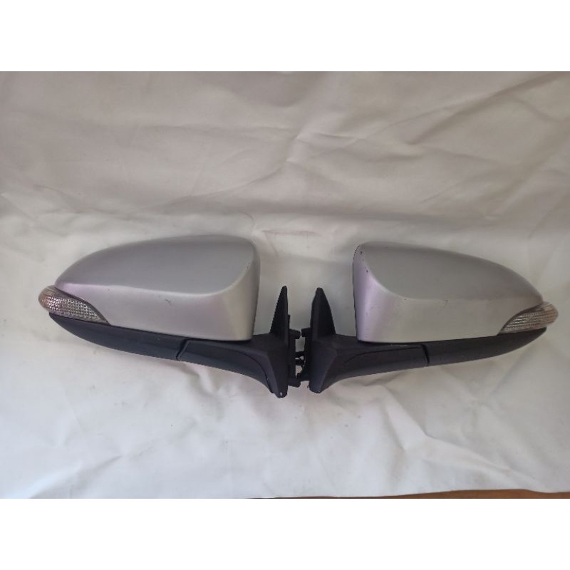 Spion Kijang kapsul Spion sigra