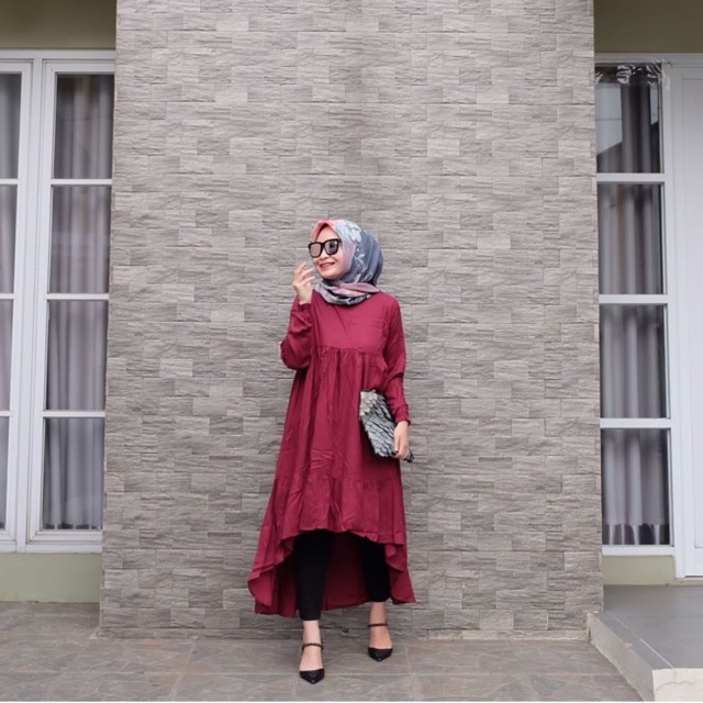 Peachyhijab sale Laiqha Top Maroon by HNC RADWAH