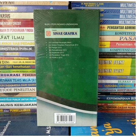 Buku Amandemen Standar Nasional Pendidikan PP No. 32 Tahun 2013 - Redaksi Sinar Grafika