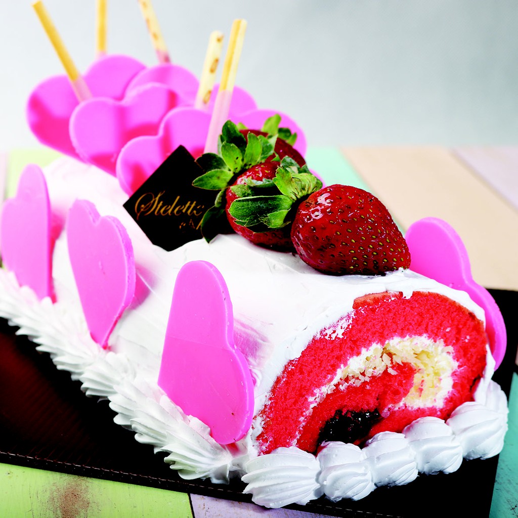 

Strawberry Cheese Roll Cake / Bolu Gulung / Roll Cake / Stelete Cake