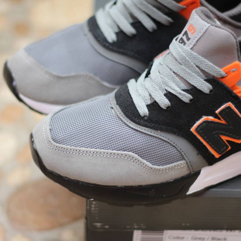 New balance 997 - Gray Black | Sneakers Pria Olahraga Jogging Running Fashion Import Quality Gaya