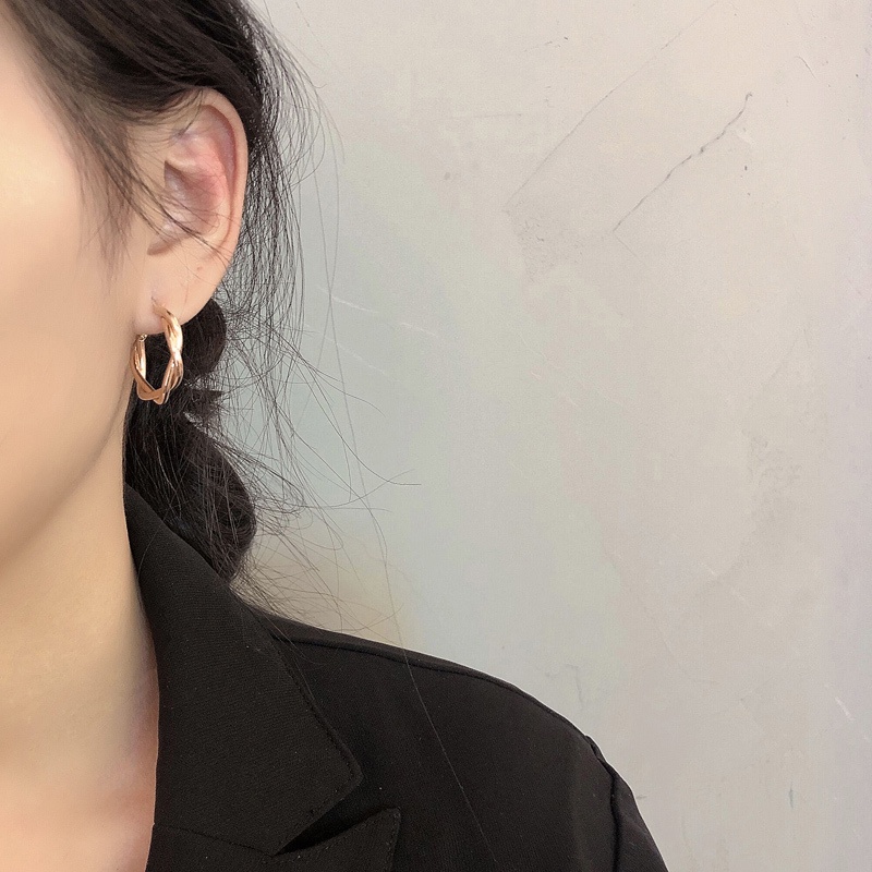 Anting Tusuk Model Twist Gaya Korea Untuk Wanita