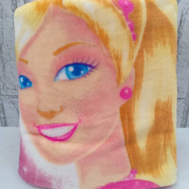 Selimut karakter anak Barbie