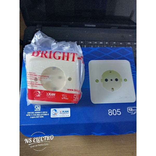 stop kontak tembok Bright G 805