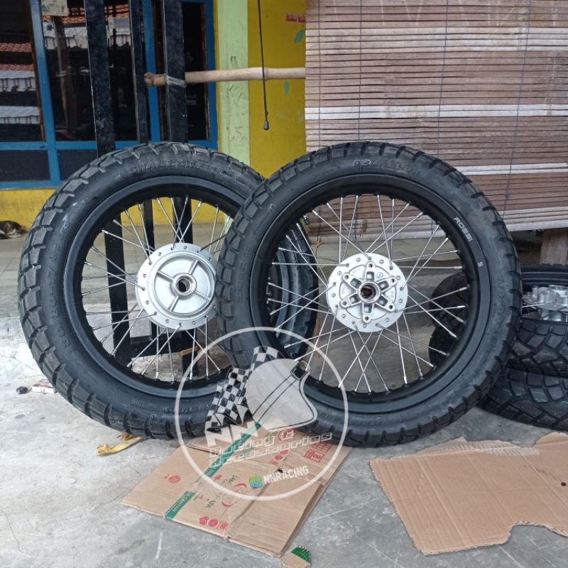 PAKET VELG BAN CUSTOM SCRAMBLER JAPSTYLE SWALLOW STREET ENDURO