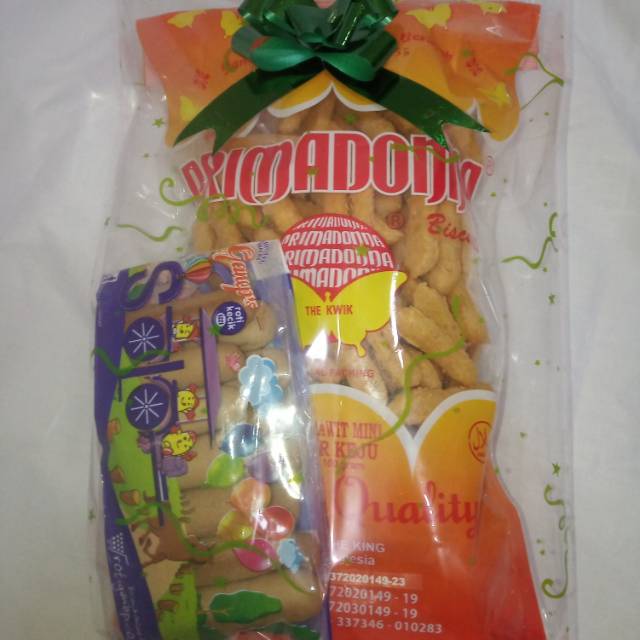 Parcel Lebaran Telkomsel Snack Khas Solo 1