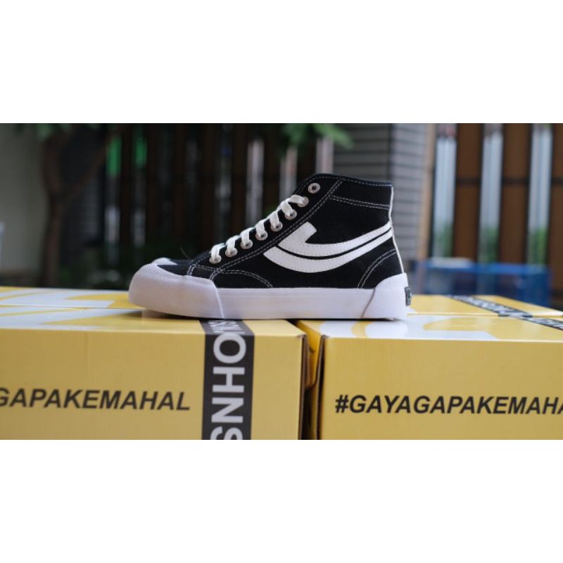 Sepatu Jhonson Galaxy Pro Black White Original
