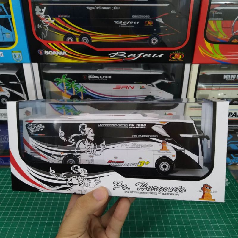 Miniatur bis kertas Papercraft bus PO Haryanto Udumbara 022