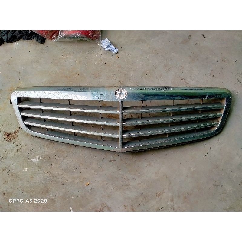 grill Mercedes W204 tahu2007/2011