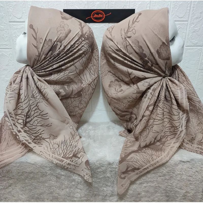 HIJAB DENAY SEGIEMPAT MOTIF AKAR COKSU