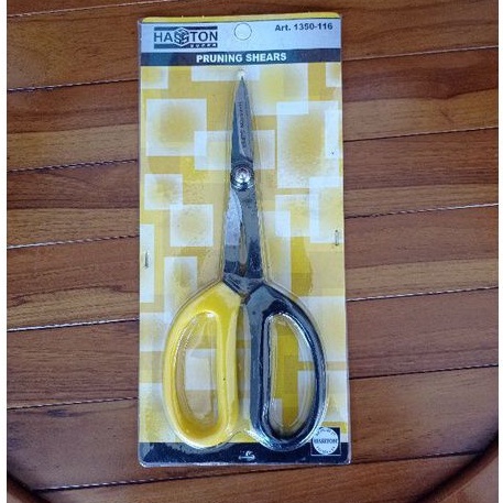 

Gunting Pruning Hasston