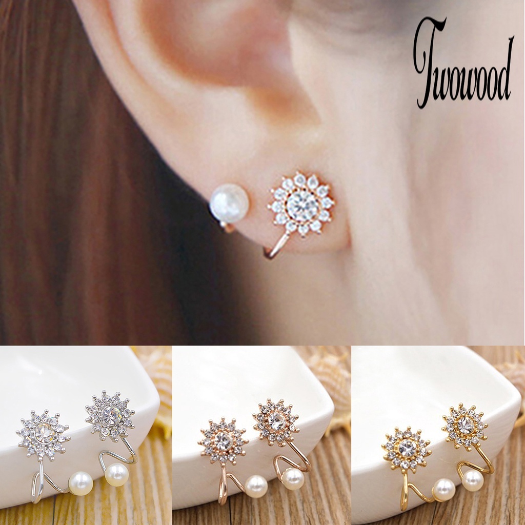 1 Pasang Anting Stud Desain Snowflake Untuk Kencan